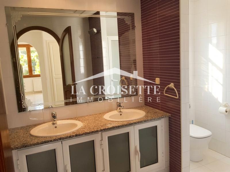 Villa S+6 avec piscine à La Marsa